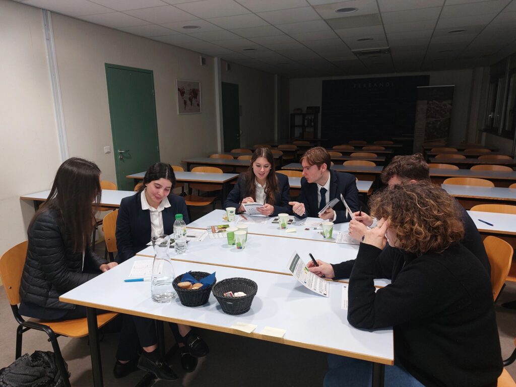 conférence 2 tonnes organisée au campus du lac par tous entrepreneurs
