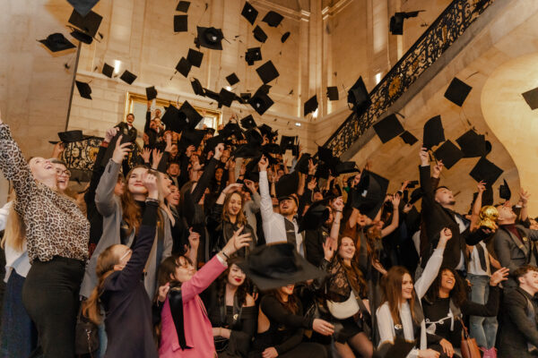 remise des diplomes promo 2024 du campus du lac au palais de la bourse