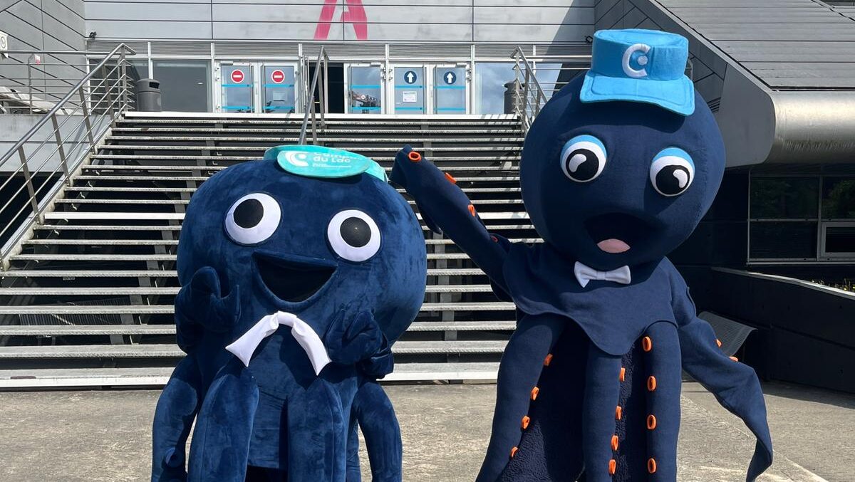 poulpy et poulpito les mascottes du campus du lac sur le campus de bordeaux