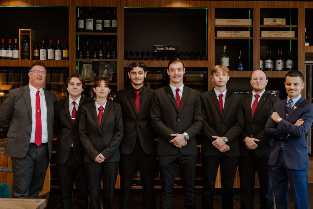 Jean-Baptiste Jeannet parrains certificat de spécialisation sommellerie avec les étudiants du campus du lac